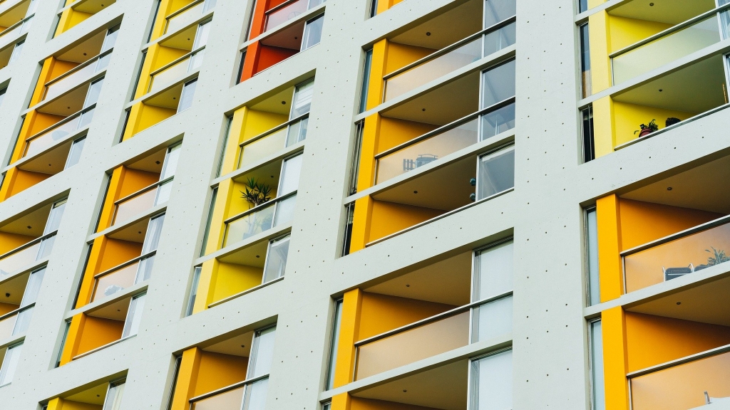 condominio giallo solidaimmobiliare